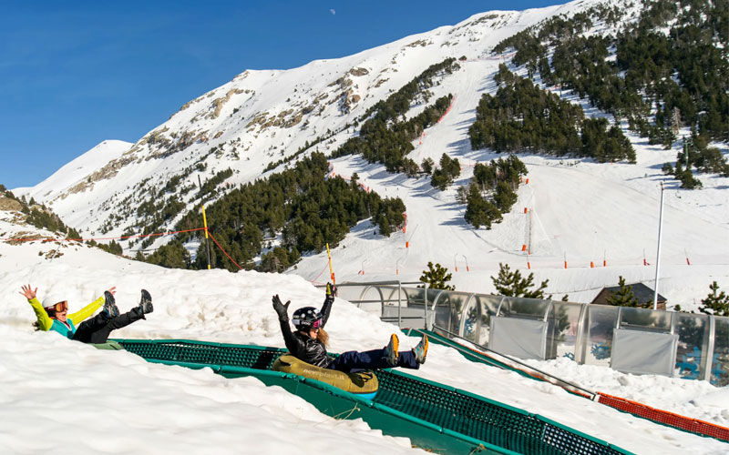 Tubbing, toboganes de nieve en la Vall de N&uacute;ria