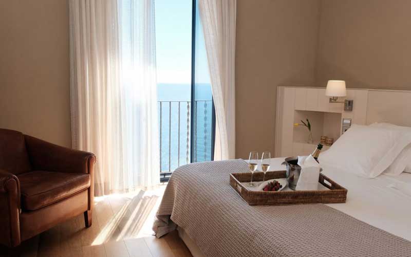 Hoteles romÃ¡nticos de CataluÃ±a, Hotel El Far