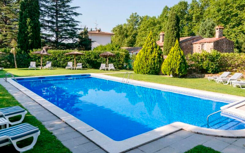 Hôtel rural avec piscine : Els Caçadors de Maçanet.