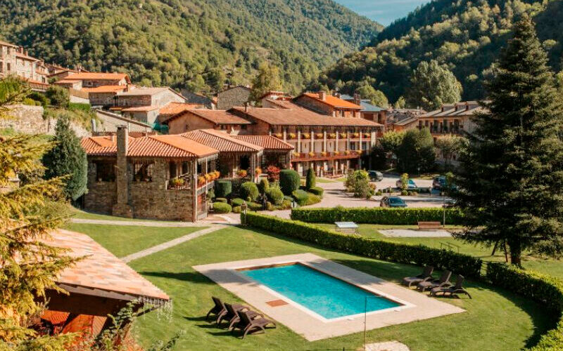 Hôtel rural avec piscine : Hotel La Coma.